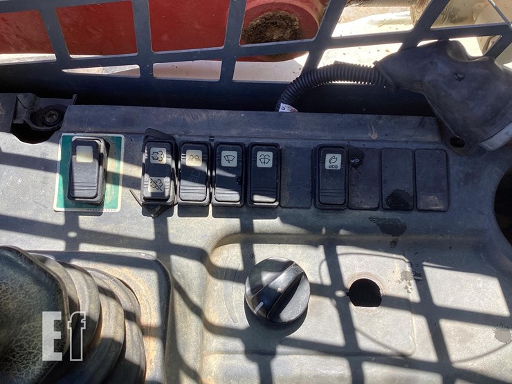 2018-takeuchi-tl12r2-image-17