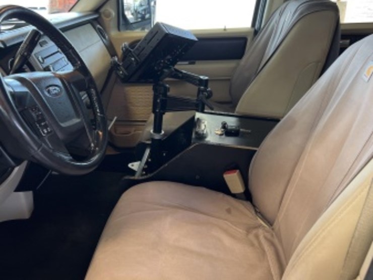 2016-ford-expedition-image-21