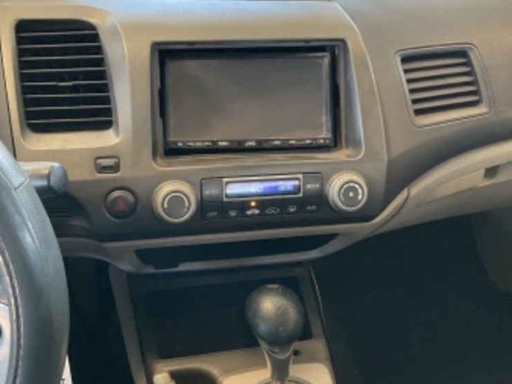 2006-honda-civic-hybrid-sdn-image-18