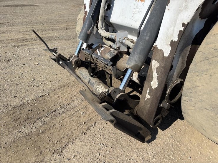 2013-bobcat-s630-image-9