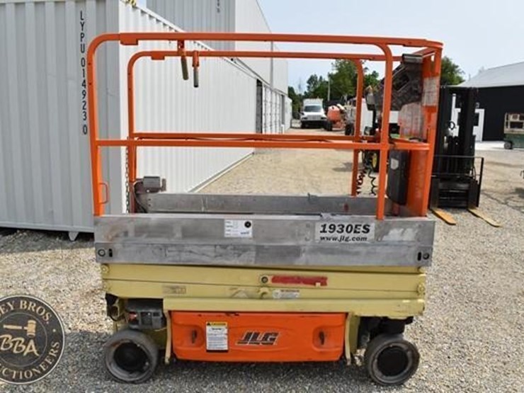 2014-jlg-1930es-image-1