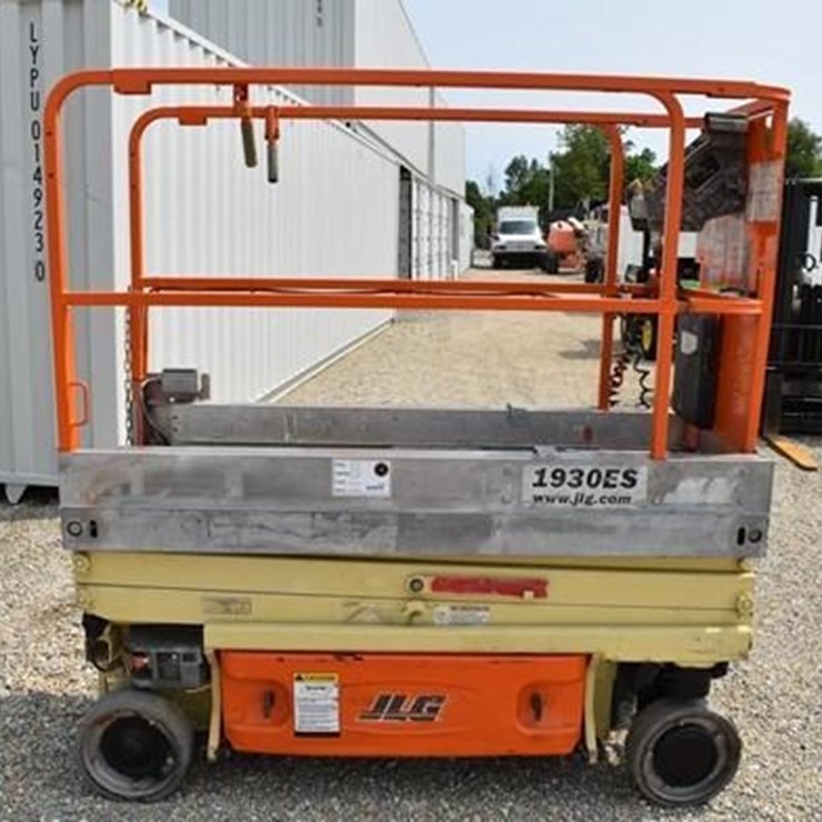 2014 JLG 1930ES