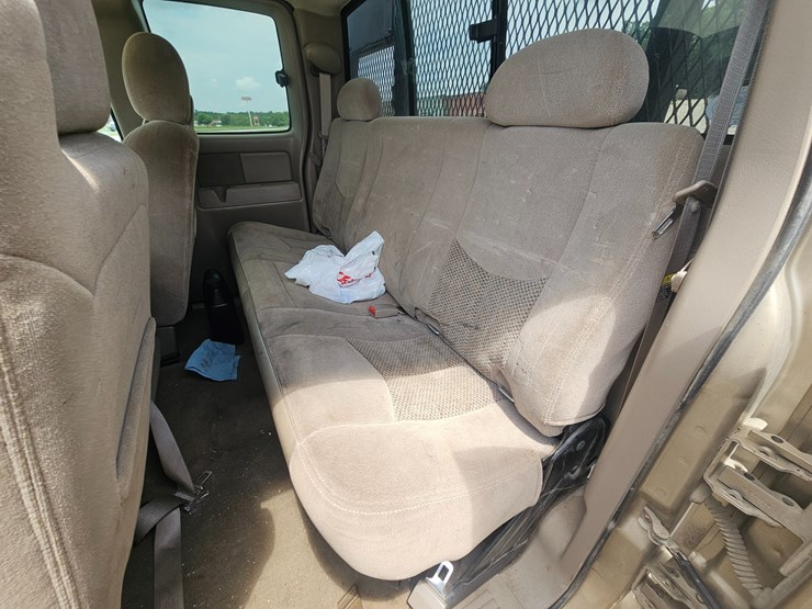 2005-chevrolet-silverado-3500-image-38