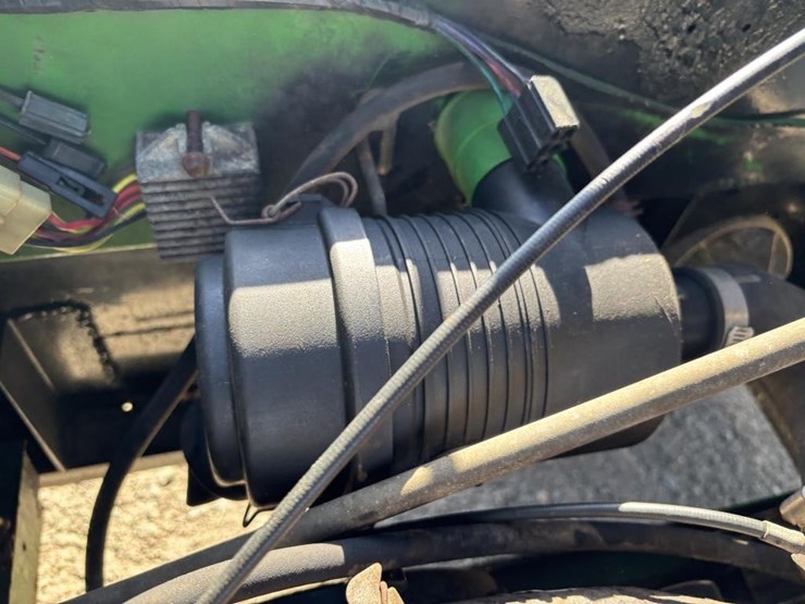 2012-john-deere-gator-image-22