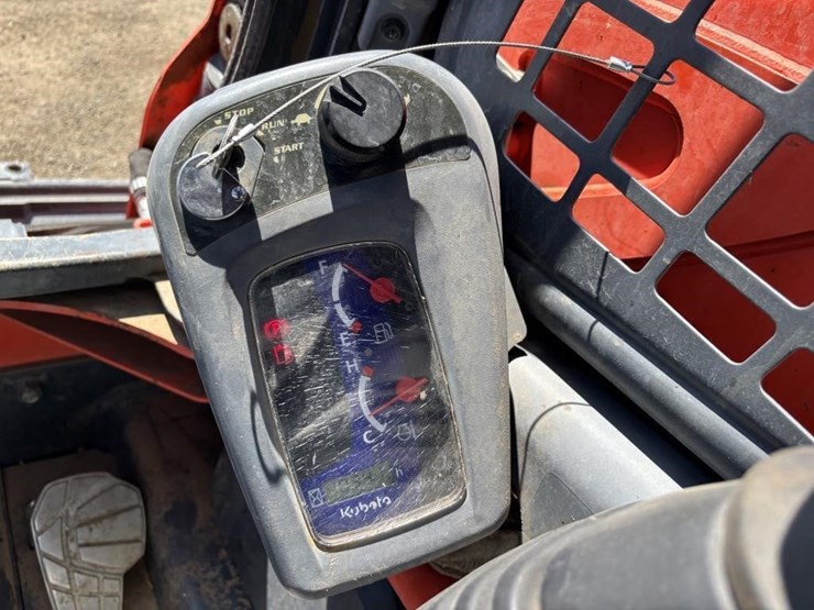 kubota-ssv65-image-26