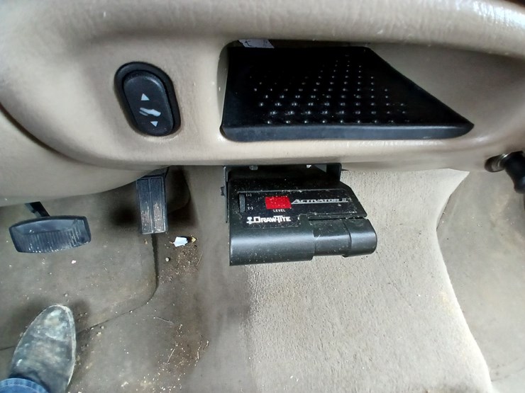 2005-ford-excursion-image-30
