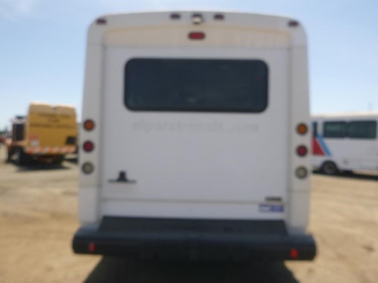 2017-ford-e450-image-7