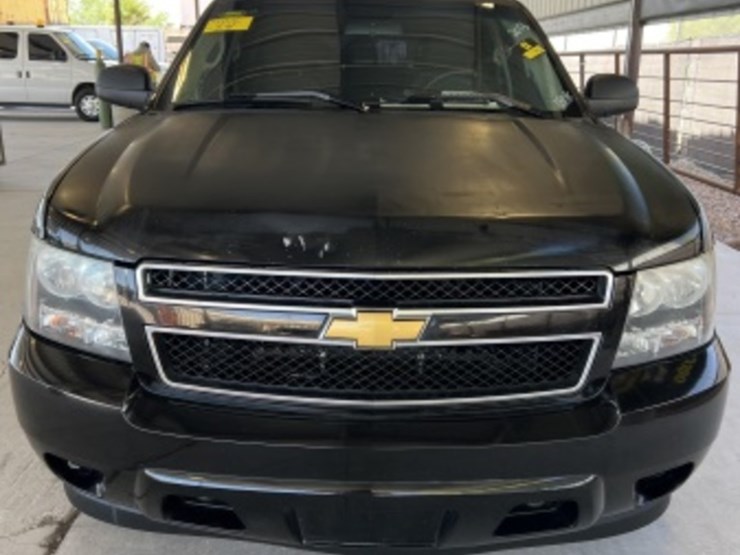 2013-chevrolet-tahoe-image-3