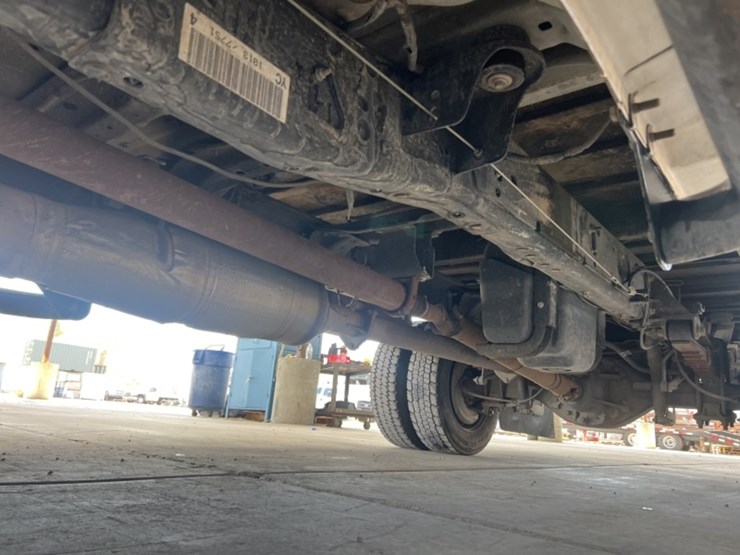 2013-ford-f550-image-28
