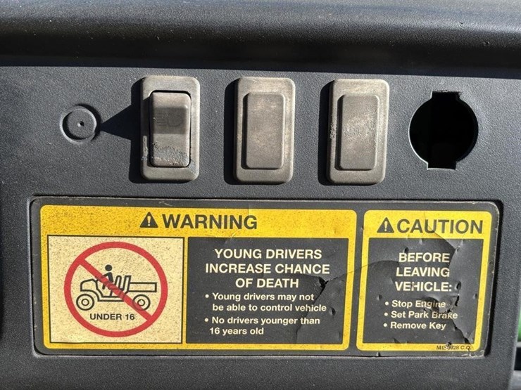 2012-john-deere-gator-image-13