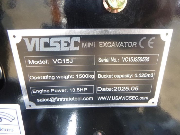 2025-vicsec-vc15j-hydraulic-excavator-image-29