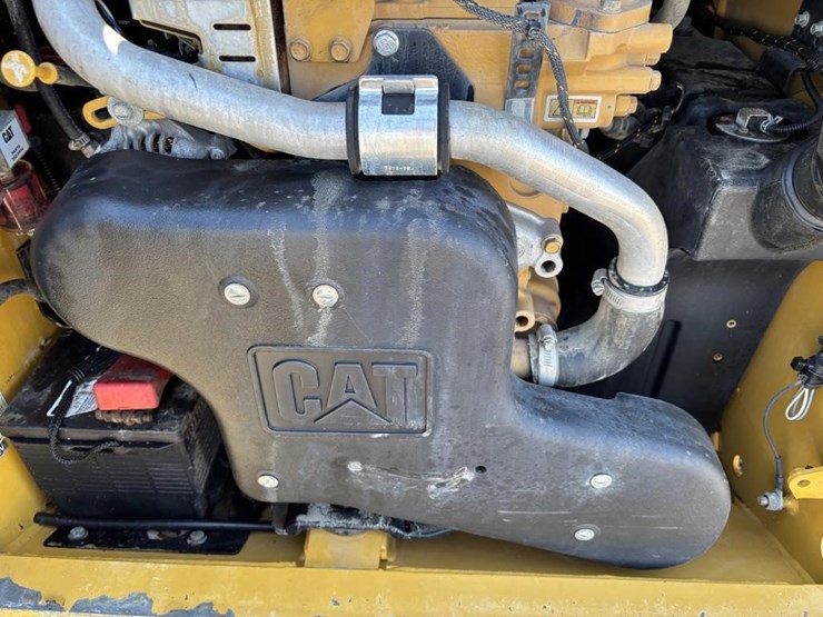 2016-caterpillar-259d-image-33