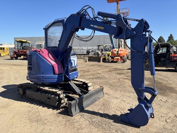 komatsu-pc28uu-image-2