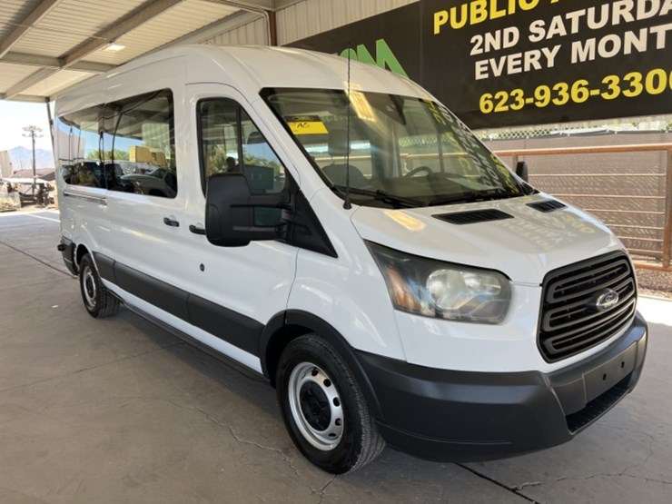 2017-ford-transit-image-2