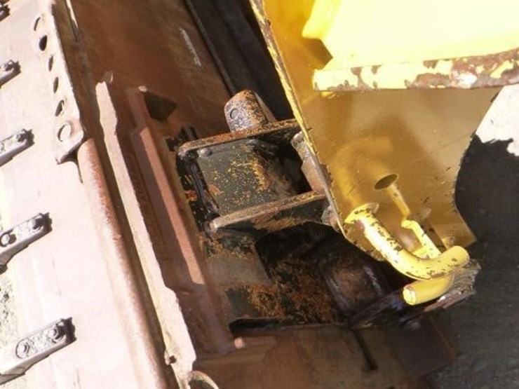 2019-caterpillar-249d-image-12