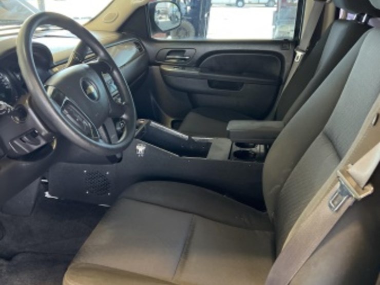 2013-chevrolet-tahoe-image-21