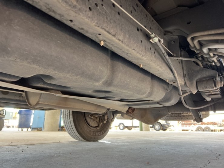 2014-ford-e350-image-26