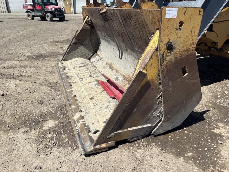 2014-deere-210k-image-9