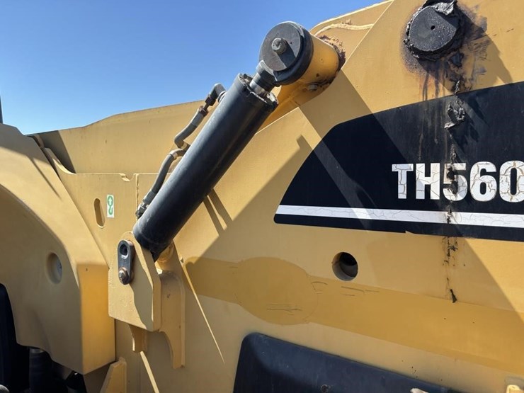 2004-caterpillar-th560b-image-27
