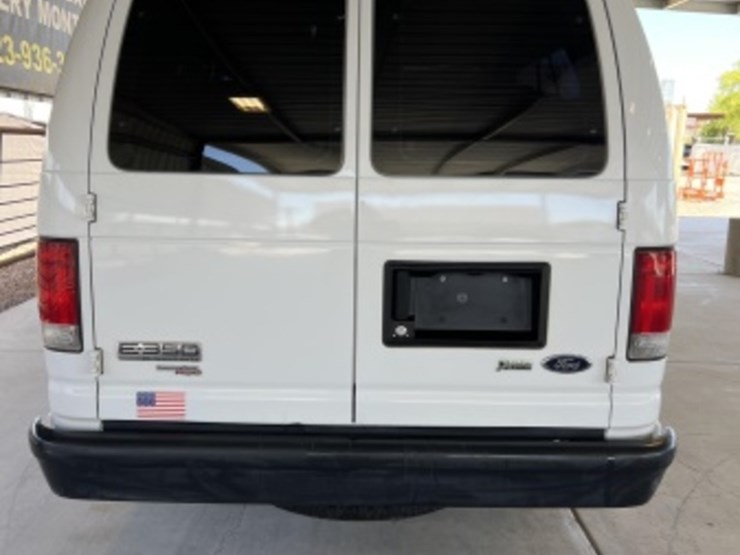2014-ford-e350-image-6