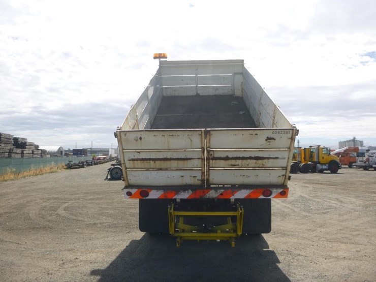 2004-international-durastar-4300-image-7