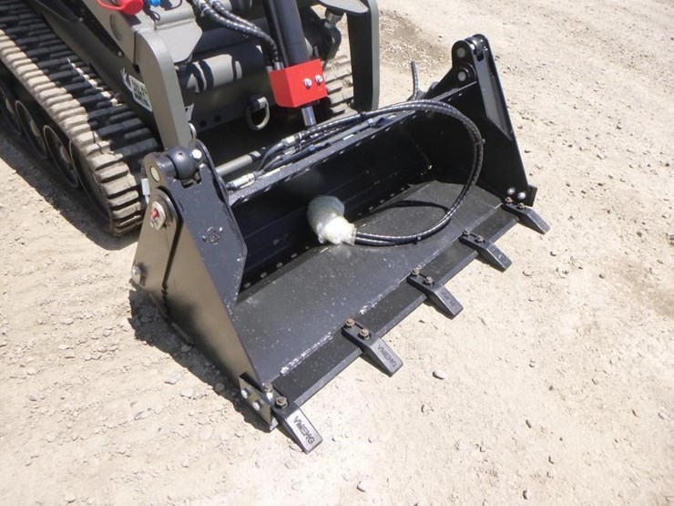 2024-kubota-d1703-image-10
