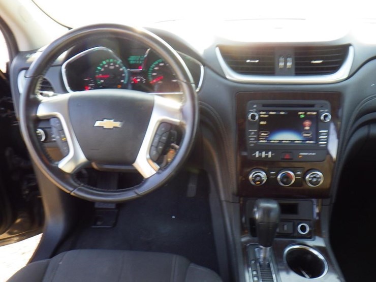 2017-chevrolet-traverse-image-9