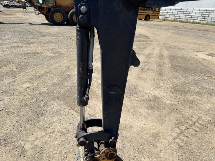 2020-deere-17g-image-17