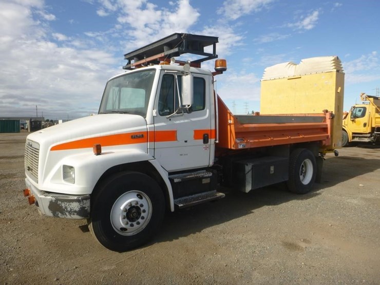 2001-freightliner-fl70-image-1
