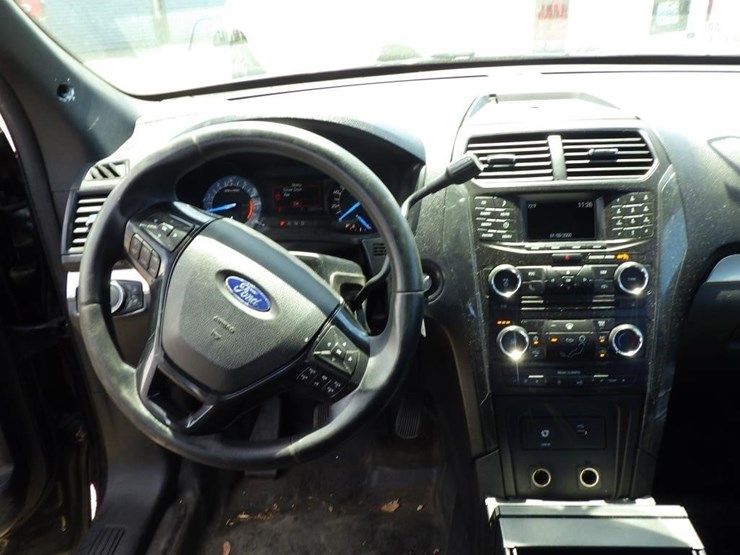 2018-ford-explorer-image-9