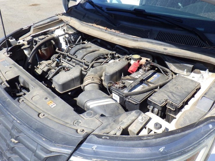 2016-ford-explorer-image-11