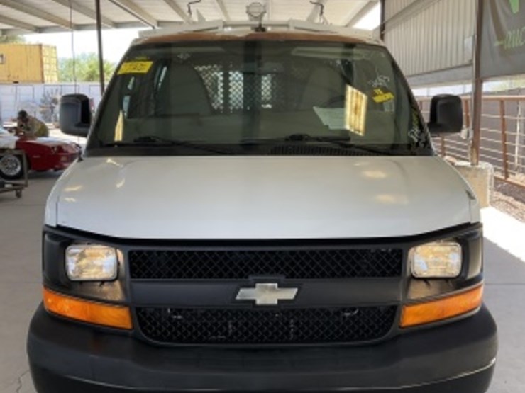 2013-chevrolet-express-2500-image-3