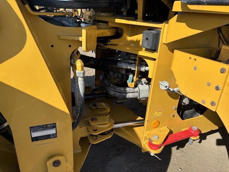 2019-caterpillar-930m-image-21