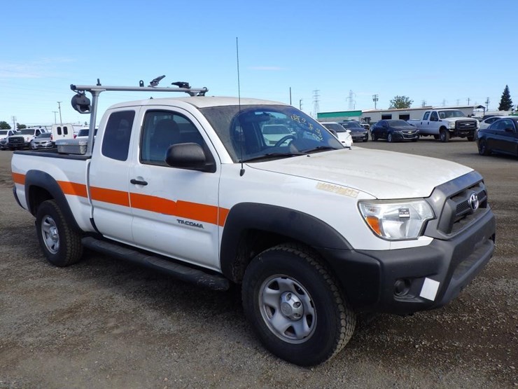 2014-toyota-tacoma-image-3