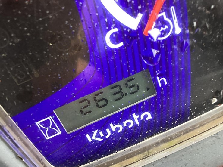 2017-kubota-ssv65-image-19