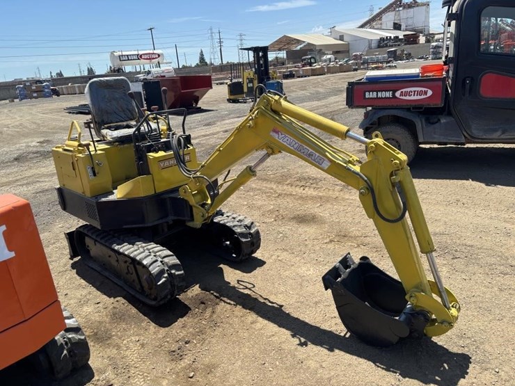 yanmar-yb01uz-hydraulic-excavator-image-2