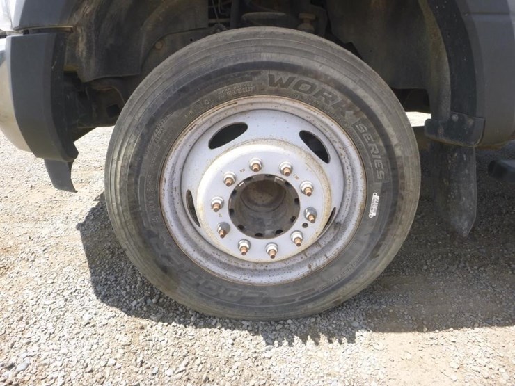 2017-ford-f550-image-17