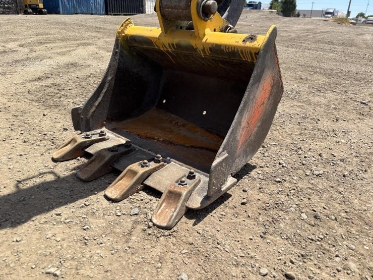2022-bobcat-e20-image-12