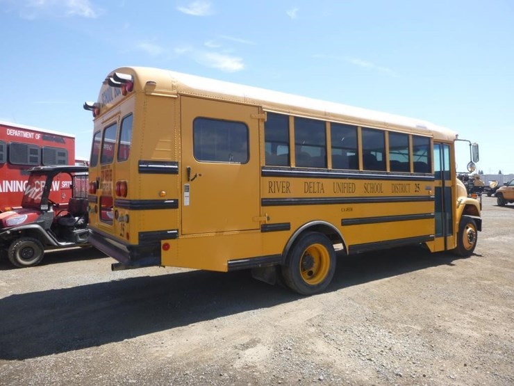 2006-freightliner-fs65-image-3