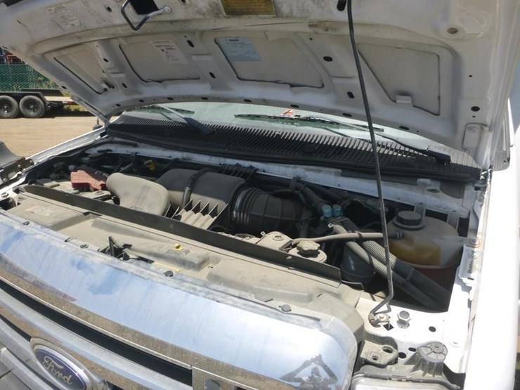 2017-ford-e450-image-16
