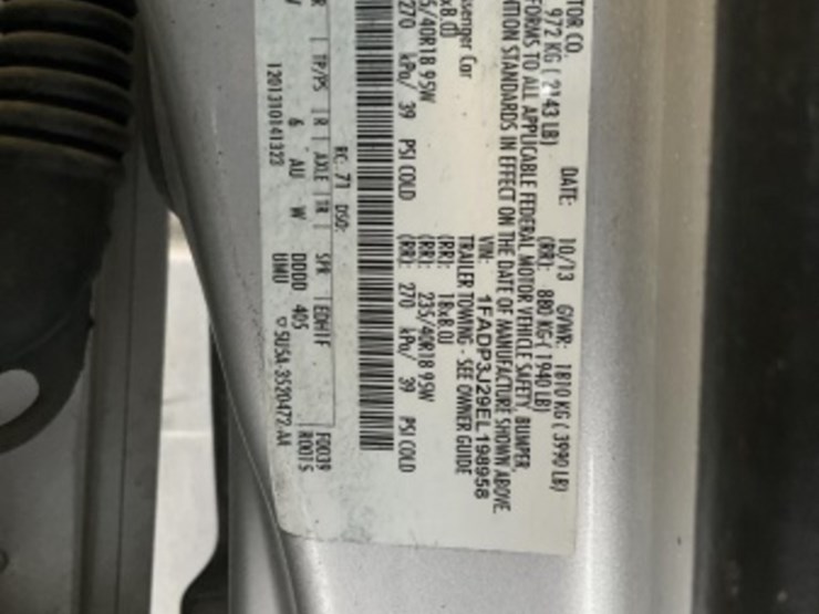 2014-ford-focus-sdn-image-14