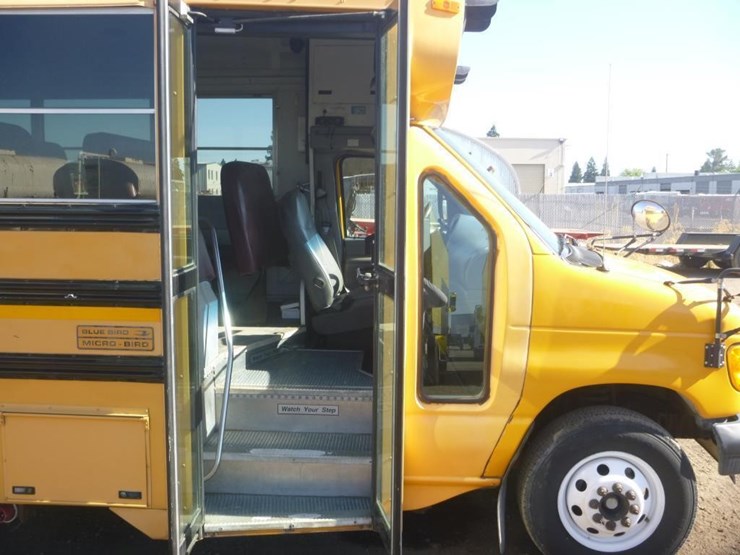 2005-ford-e450-image-9