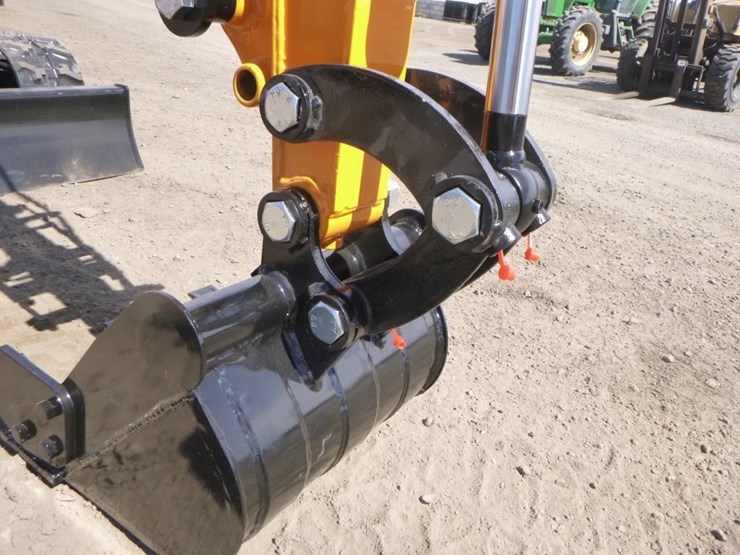 2025-vicsec-vc15j-hydraulic-excavator-image-11