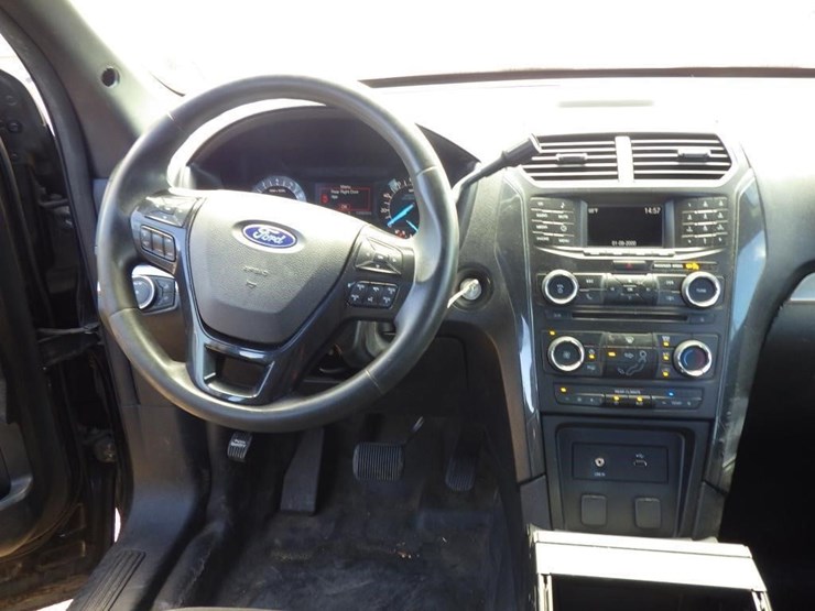 2018-ford-explorer-image-9