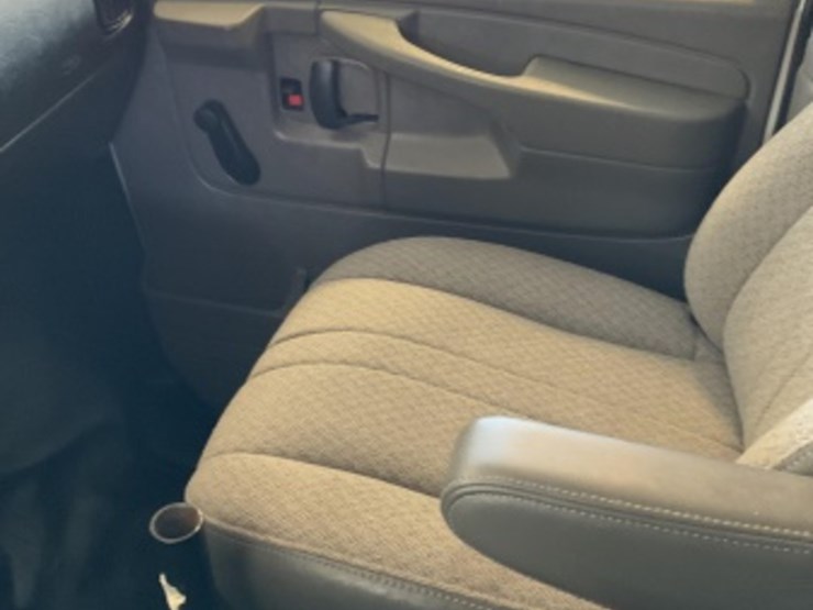2013-chevrolet-express-2500-image-22