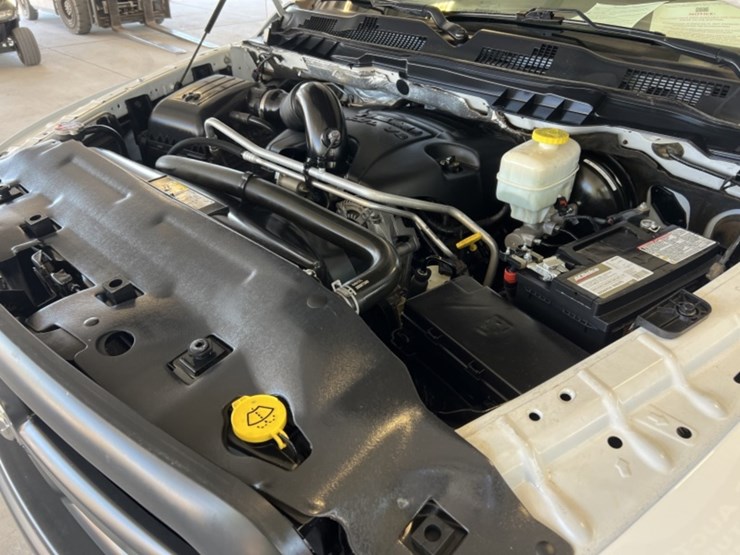 2017-ram-2500-p/u-image-12