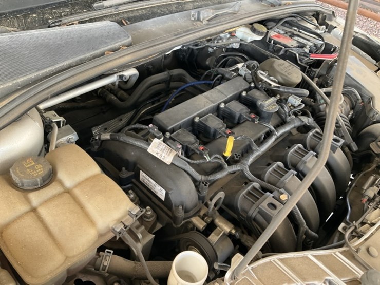 2014-ford-focus-sdn-image-11