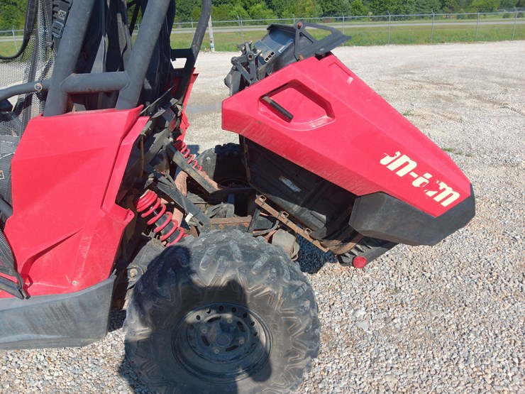 2017-can-am-commander-800-image-35