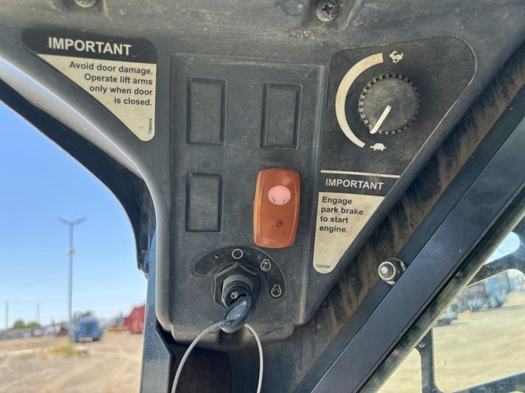 2015-deere-333e-image-25