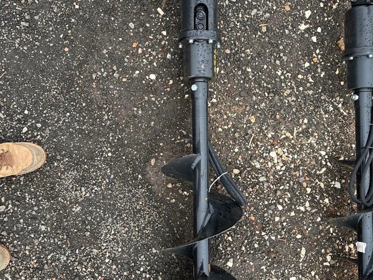 future-12-in-mini-excavator-auger-attachment-image-1